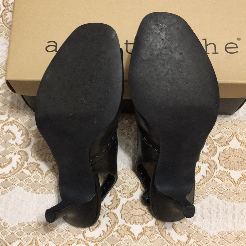 Apostrophe Sandals Size 6 1/2 M Black - Picture 9 of 11